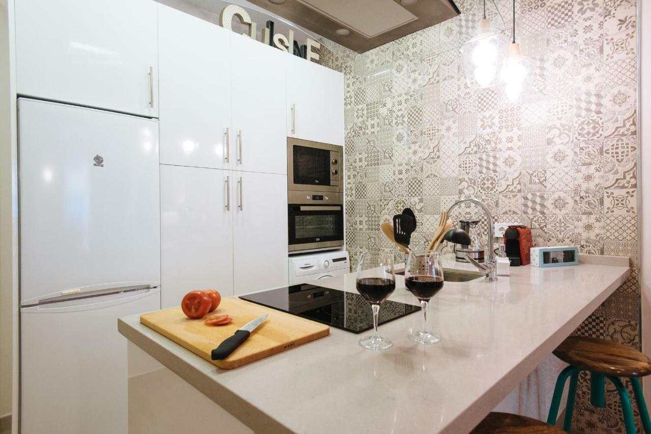 Hostly Aponte Exclusive Apartment-center-fibre-parking Optional-cless *